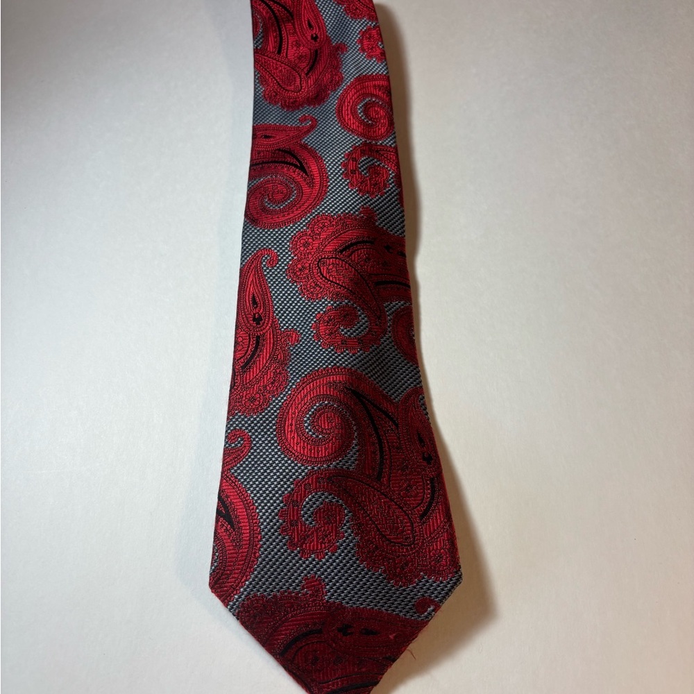 Bachrach Elegant Red Paisley 100 percent powerTie.